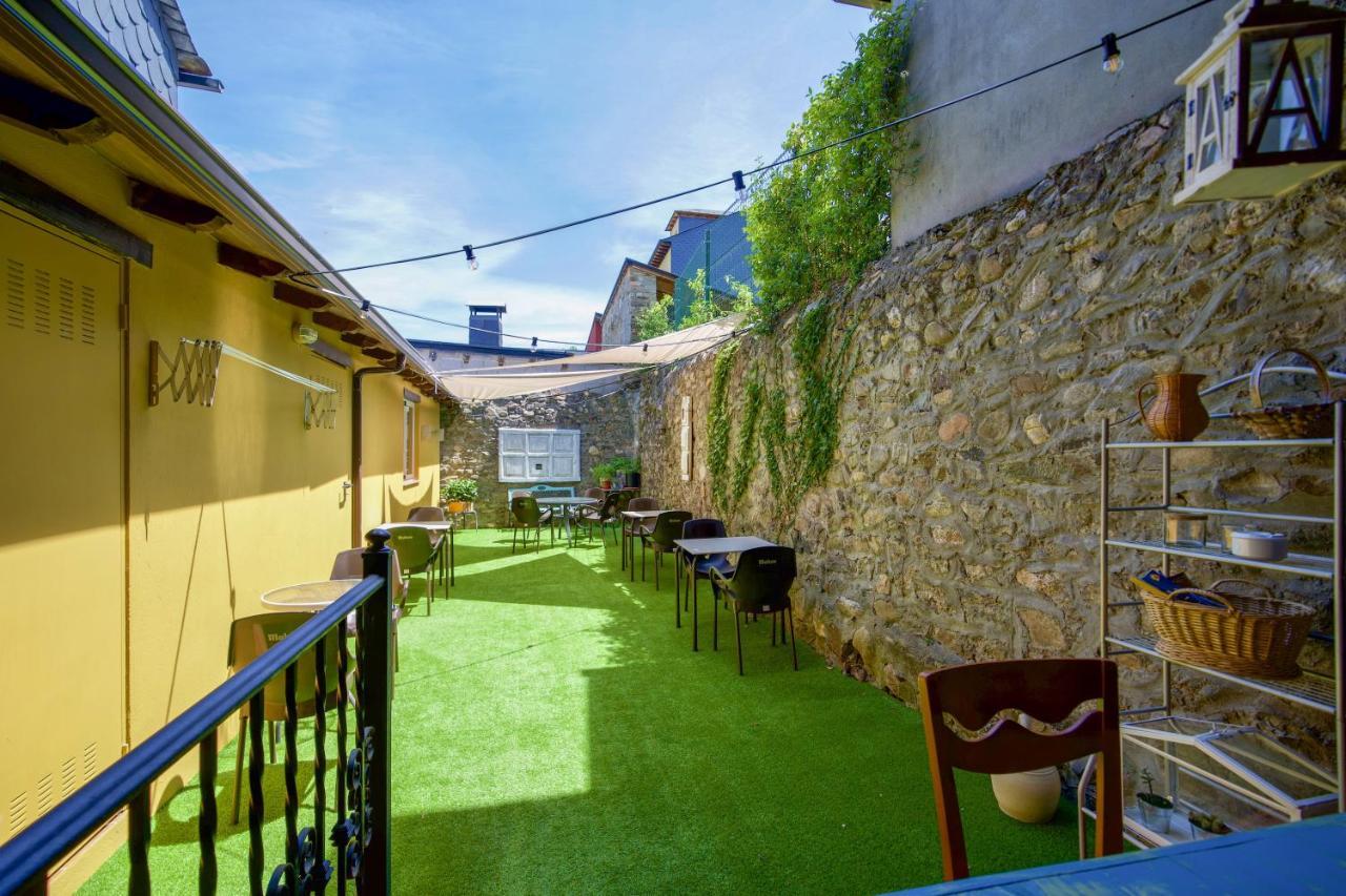 Micro-Hostal La Puerta Del Perdon Villafranca del Bierzo Kültér fotó
