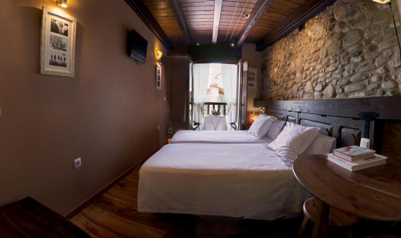 Micro-Hostal La Puerta Del Perdon Villafranca del Bierzo Kültér fotó