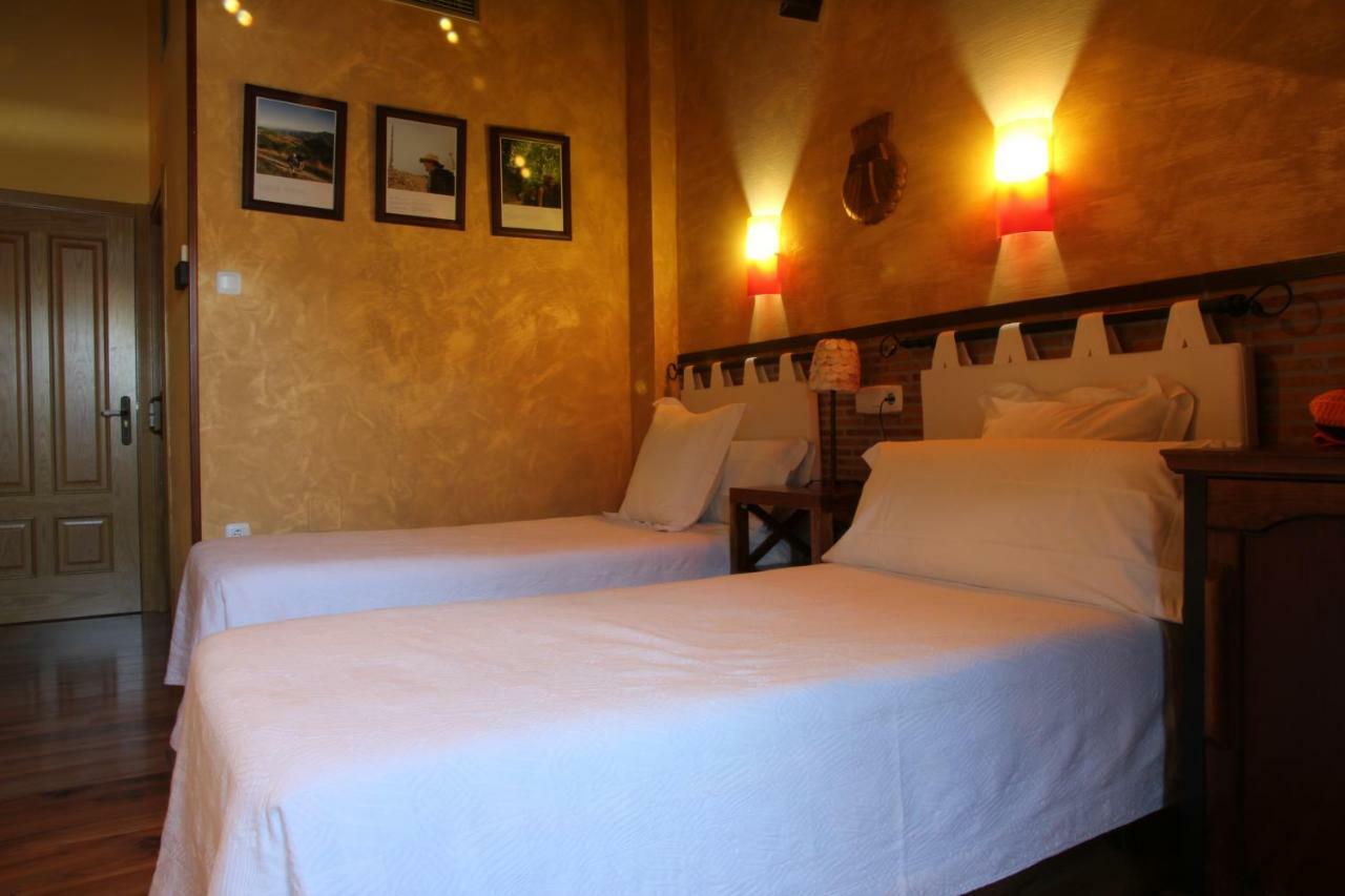 Micro-Hostal La Puerta Del Perdon Villafranca del Bierzo Kültér fotó